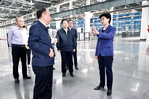 梁惠玲蒞臨九洲集團，深入包聯(lián)企業(yè)調研